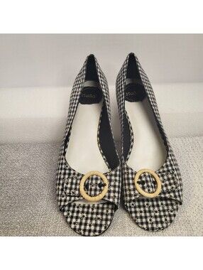 Y2K Mudd black-and-white gingham peep-toe flats feature a charming daisy print